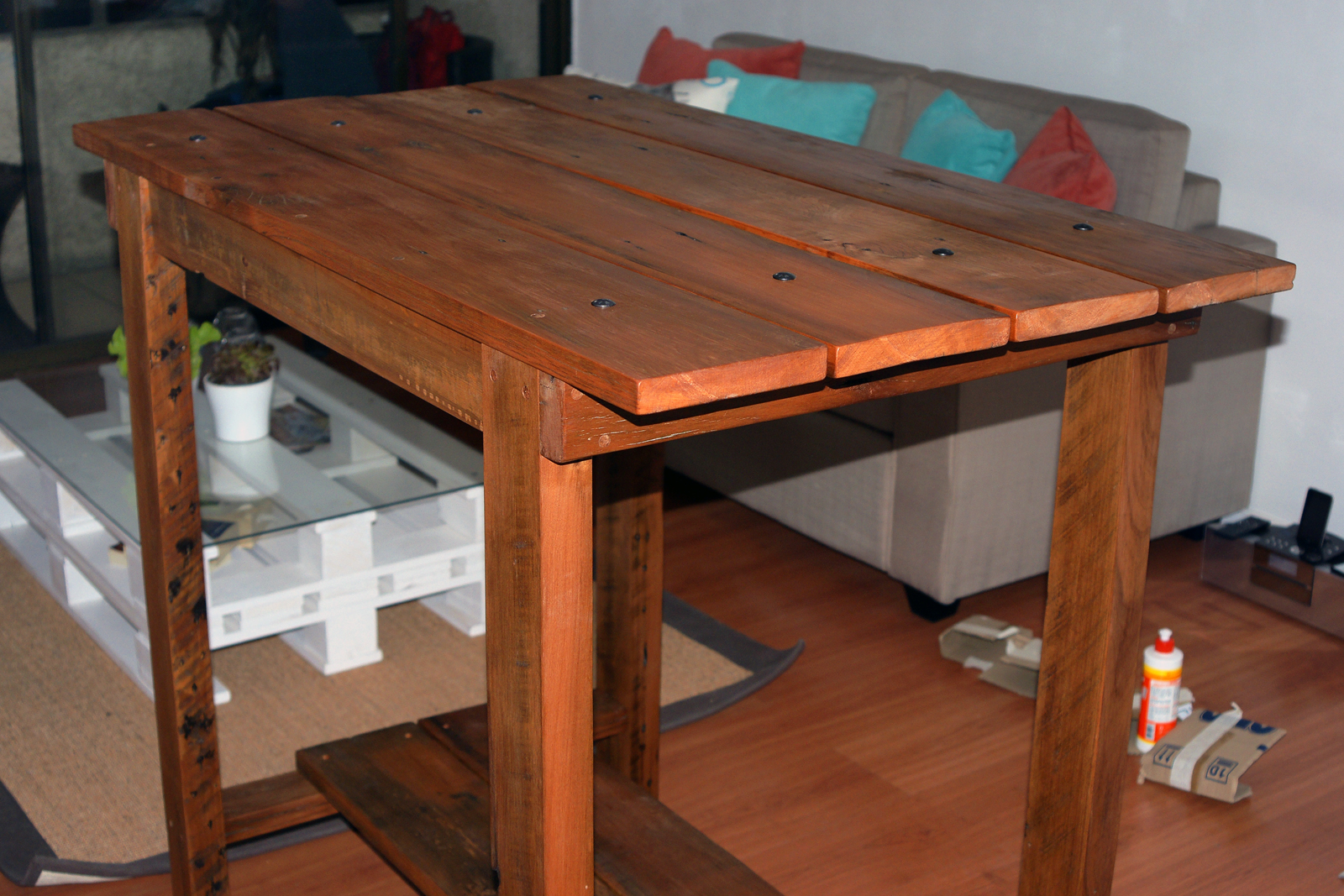 Mesa Quincho Austral & Terraza Techada